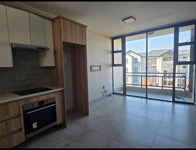 1 BEDROOM PROPERTY TO RENT IN SHERE